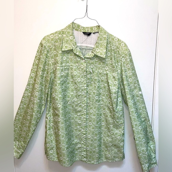 Eddie Bauer light green long sleeve. Pre-owned Button up. Good condition - Picture 1 of 2